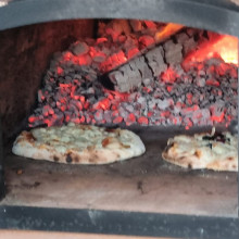 Pizza im Steinofen