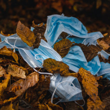weggeworfene Masken