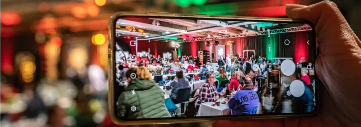 Bild von 'Deinem Festmahl '